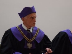 Andrzejewski chce zablokować pełny skład Trybunału Stanu. Sprawa immunitetu Manowskiej do umorzenia