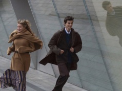 Japoński minimalizm i preppy chic. Najmodniejsze połączenie tej jesieni