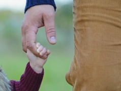 6 pytań, które powinnaś zadać swojemu ojcu. Odpowiedź na 4 zmieni waszą relację