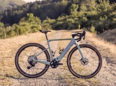 BH iGravelX NX. Hiszpański gravel elektryczny z silnikiem Bosch