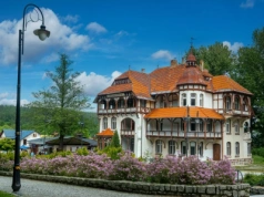 Perełka Dolnego Śląska z rabatami. To uzdrowisko jest idealne na jesień