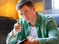 Alan Andersz wykonuje ciężką pracę fizyczną. Potrzebował odskoczni od show-biznesu