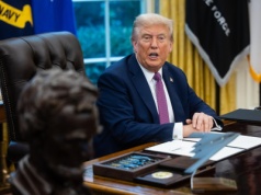 Trump nawet gdy rozmawia z Nawrockim, słyszy podszepty Putina