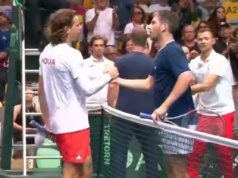 W rankingu dzieli ich ponad 500 miejsc! Co za bój Polaka w Pucharze Davisa