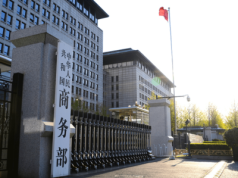 „Pomyślcie dwukrotnie”. Chiny grożą retorsjami za cła kolejnemu po USA państwu