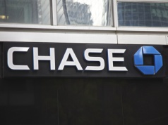 Asertywny kasjer udaremnił napad na bank – po prostu odmówił wydania gotówki