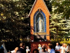 Kapliczki w Gietrzwałdzie odzyskują blask. Wierni zobaczą je w pełnej krasie na odpuście