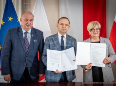 Wojewoda podkarpacka inwestuje w obronę cywilną. Pieniądze dla Straży Pożarnej i samorządów