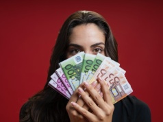 Kurs euro prognozy na najbliższe dni: Kurs wymiany EUR/PLN pod presją po jastrzębim posiedzeniu EBC