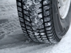 Opony zimowe w Szwecji: rząd porządkuje zasady