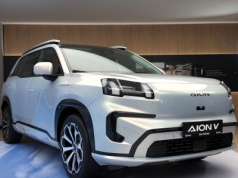 GAC otworzył pierwszy salon w Polsce. Pogromca Skody za 179 tys. zł