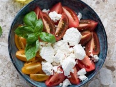 Tylko 3 składniki. Ultra szybka i pyszna sałatka, która smakuje jak z włoskiej trattorii