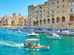 Polacy zaczęli tam latać na potęgę. Na miejscu wydają miliony euro