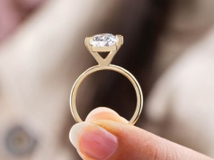 Diamentowe pogrzeby zamiast grobu? Coraz więcej osób wybiera tę formę