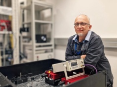 Polacy opracowali materiał przyszłości. Zmienia kolor i ostrzega przed katastrofami