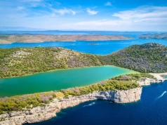 Nie uwierzysz, że jesteś w tym znanym kraju. Jezioro niczym skarb spoza Europy