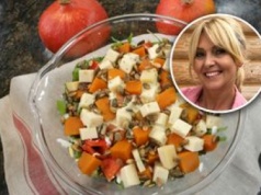 Ewa Wachowicz dorzuca do sałatki zamiast kiszonych ogórków. Tylko Azjaci mogą bardziej zaskoczyć