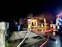 Pożar hali w Rusinowicach. W środku węgiel i butle z acetylenem