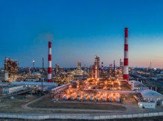 Ukraińskie drony uderzyły w rafinerię leżącą 1340 km od Ukrainy. Potężny pożar