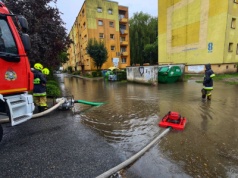 Popadało i strażacy musieli pompować (ZDJĘCIA)