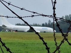 Lotnisko Balice zamknięte! Samolot wypadł z pasa startowego