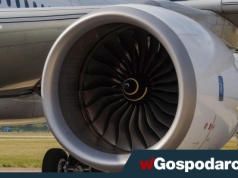 Groźny incydent. Samolot przy lądowaniu wypadł z pasa