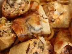 Zamiast zamawiać "z budy", zrób je sobie w domu. Wykorzystasz resztki po rosole