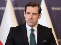 Bocheński: Pchają nas w stronę Berlina i odciągają od USA