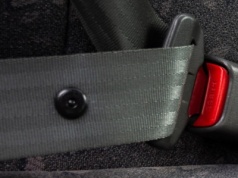 ​Do czego służy guzik na pasie bezpieczeństwa? Kierowcy zaskoczeni