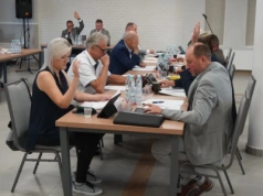 Gorąca sesja Rady Miejskiej w Czyżewie: spory o magazyny, byłego dyrektora i młodzieżową radę [FOTO + RETRANSMISJA]
