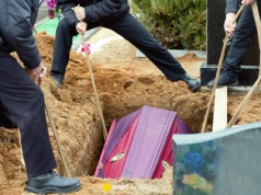 Popularny ksiądz tłumaczy, czy i kiedy można odmówić kremacji. Jasne stanowisko