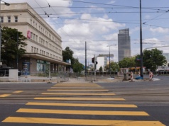 Pieszy kontra tramwaj. Kto naprawdę ma pierwszeństwo? Nawet doświadczeni się gubią