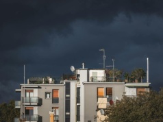 Coś dzieje się nad Polską. IMGW pilnie ostrzega