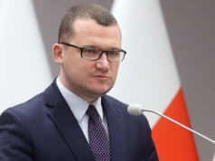 „Polskie granice są święte”. Paweł Szefernaker relacjonuje działania Karola Nawrocki…