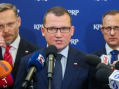 Szefernaker: Niektórzy odwracają uwagę od tego, jak osłabiali państwo