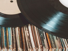 Płyty winylowe i kasety magnetofonowe z PRL-u warte krocie. Tych tytułów poszukują kolekcjonerzy
