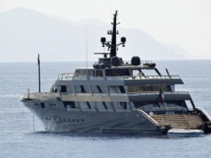 Oto pływające "sanktuarium" Giorgio Armaniego. Żeby tu wejść, musisz zdjąć buty, nawet jeśli jesteś miliarderem