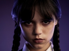 Jenna Ortega na gali Emmy. Miała na sobie tylko klejnoty