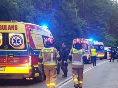 Tragiczny wypadek w Kurzynie Małej. Zginął 24-letni kierowca, pięć osób rannych