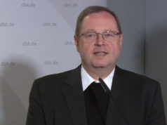 Przewodniczący Konferencji Episkopatu Niemiec chce, aby nad Reichstagiem powiewała… tęczowa flaga