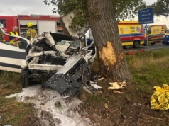 Poważny wypadek pod Niedaszowem. Pięć osób rannych, w tym jedna zakleszczona w pojeździe
