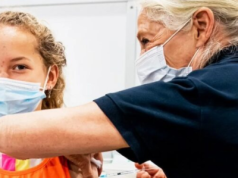 FDA wydaje bombowe orzeczenie: Szczepionki przeciwko COVID są „bardzo śmiertelne” dla dzieci