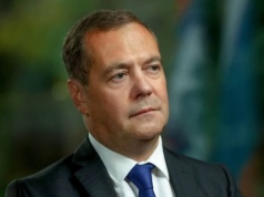 Miedwiediew reaguje na słowa Sikorskiego. "To będzie oznaczać jedno"