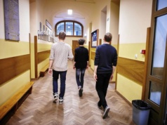 Szkoła średnia to dla nastolatków szok. Dzieci wychowane w komforcie dziś nie dają rady