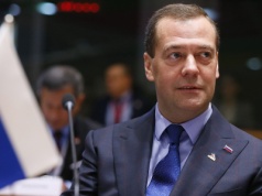 Miedwiediew odpowiada Sikorskiemu. „Pomysł idiotów”