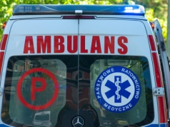 Zderzenie karetki i lawety pod Włocławkiem. Dwie osoby zostały poszkodowane