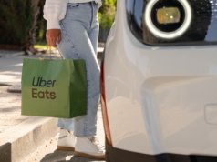Luksusowe kosmetyki z dostawą w 25 minut? Słynna sieć debiutuje w Uber Eats