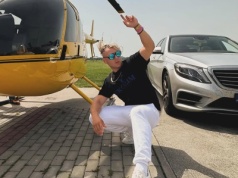 Skolim ma lądowisko na podwórku i ujawnił ilość swoich aut