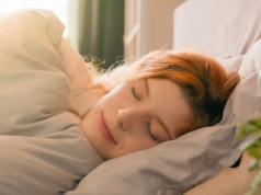 Rodzaj poduszki i kołdry ma znacznie. Jak dobrać idealne akcesoria dla komfortowego snu?