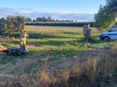 Wypadek na DK79. Motocyklista w szpitalu z ciężkimi obrażeniami